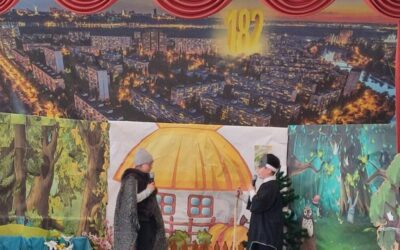 Вистава від учнів Першої Русанівської